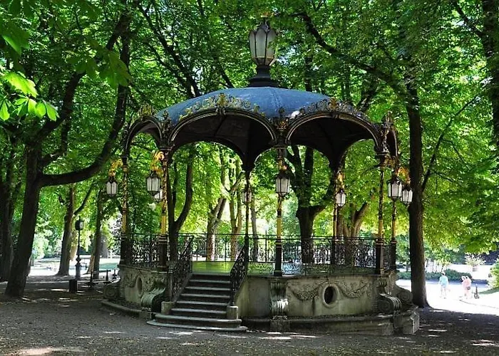 Le Grand Cure D'air Avec Garage Pour 8 Personnes Apartment Nancy